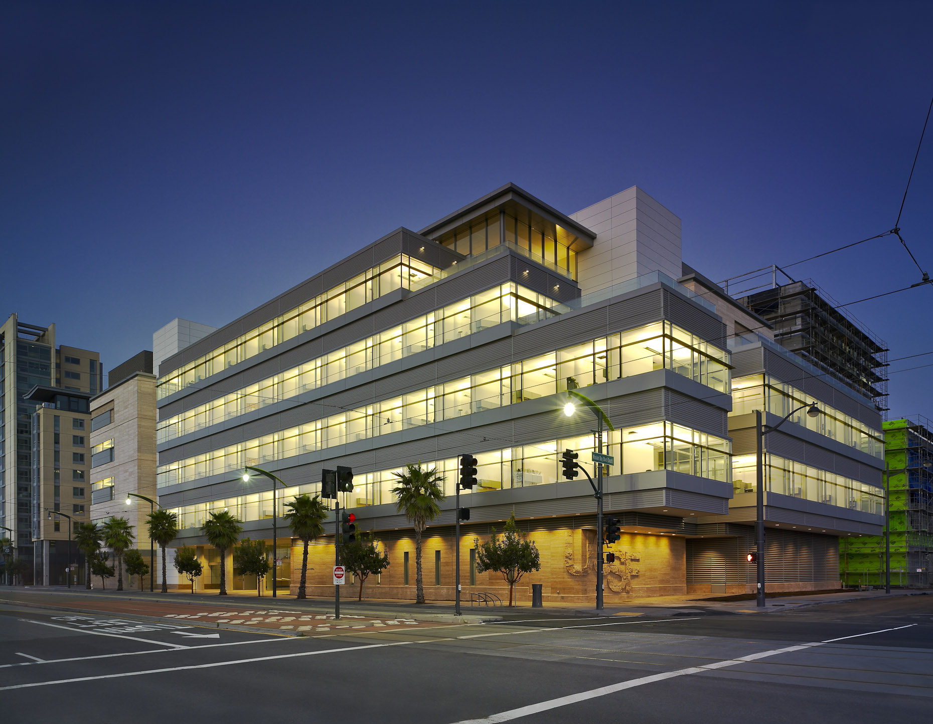University of California San Francisco Helen Diller Family Cancer Research Facility by Rafael Viñoly Architects photographed by Brad Feinknopf based in Columbus, Ohio