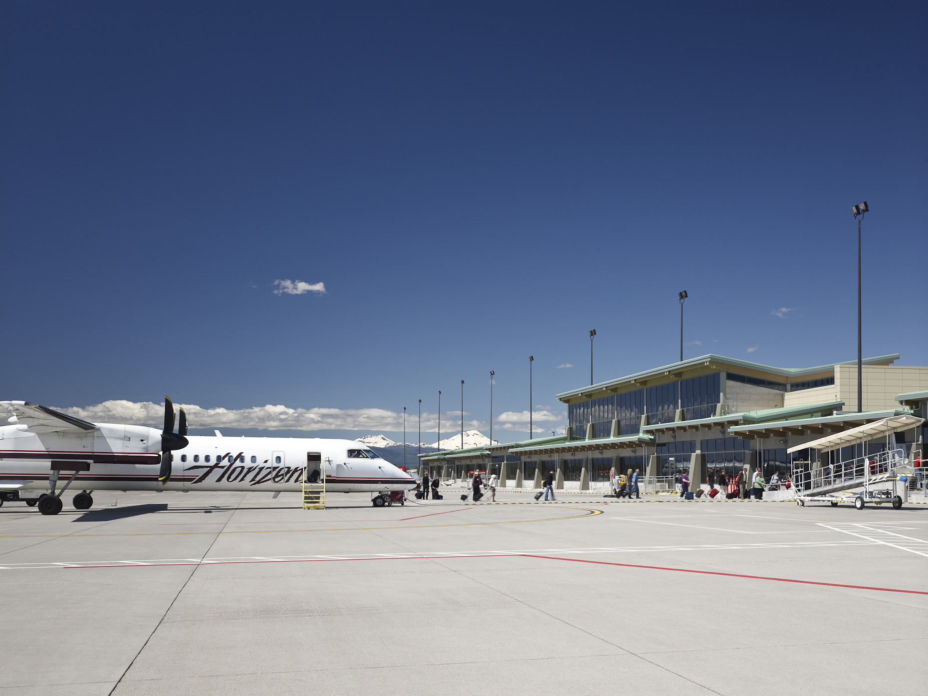 Redmond Municipal Airport by HNTB photographed by Brad Feinknopf based in Columbus, Ohio