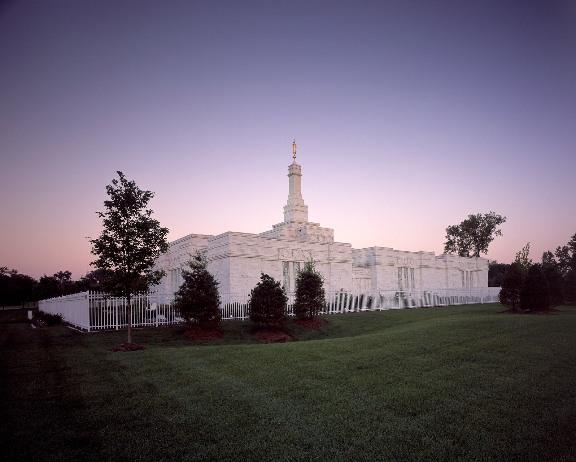 Mormon Temple by Corna-Kokosing photographed by BRad Feinknopf based in Columbus, Ohio