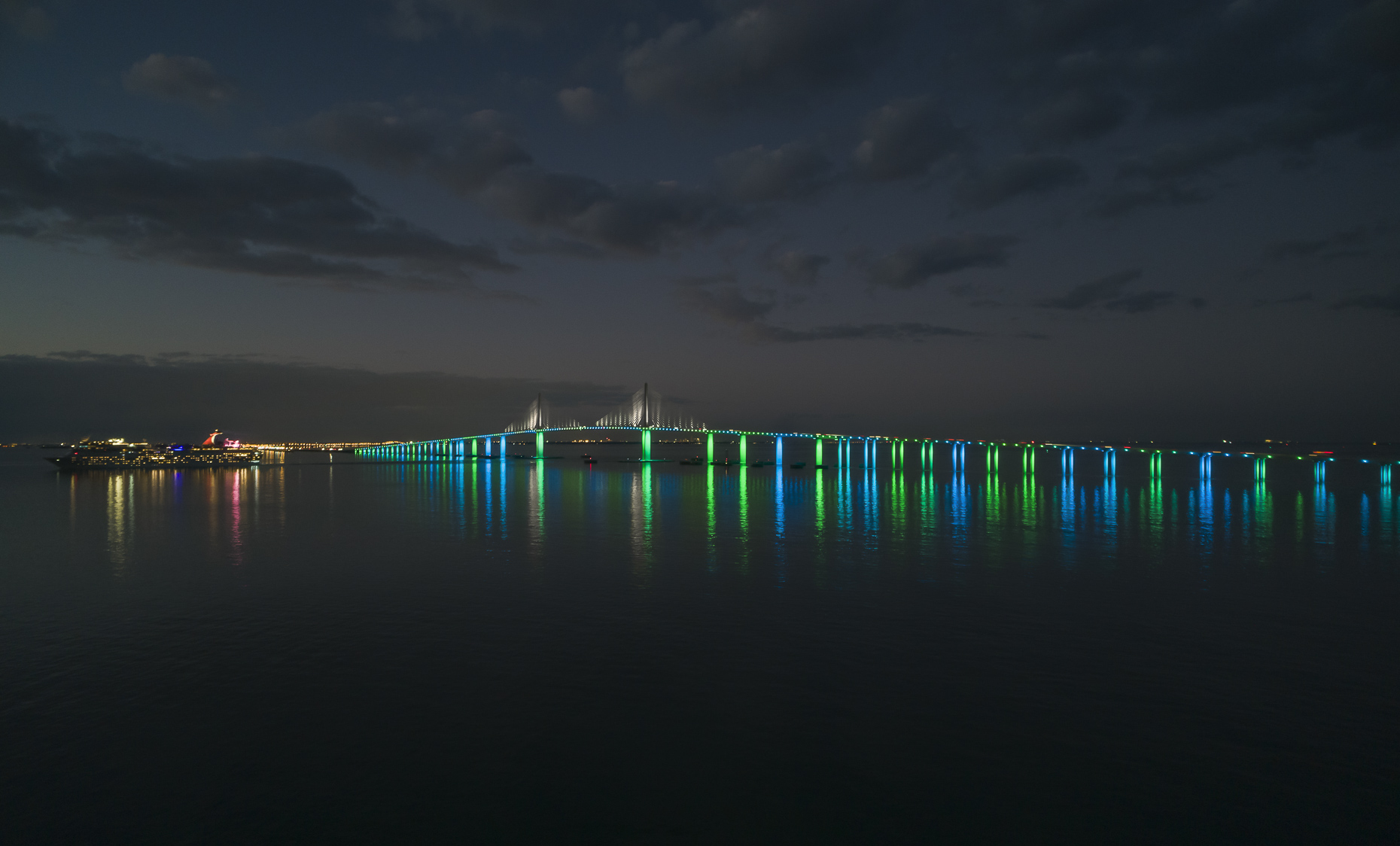 Sunshine Skyway Bridge by HLB Lighting Design photographed by Lauren K Davis based in Columbus, Ohio