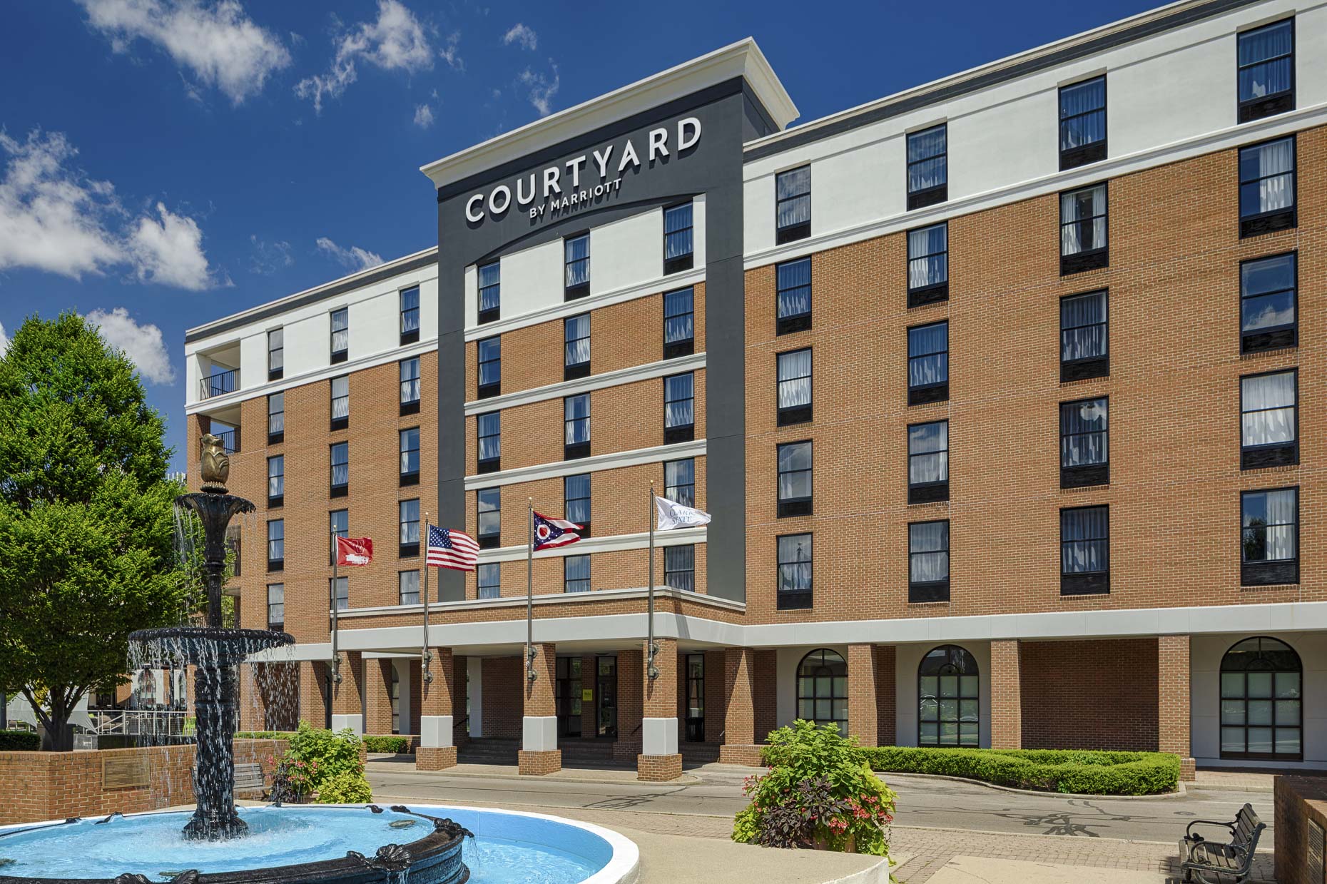 Courtyard Springfield Downtown for Marriott - DAYCS photographed by Lauren K Davis based in Columbus, Ohio